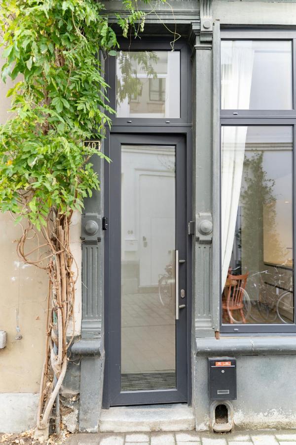 Shway - The Saffron Dress Villa Antwerp Exterior photo