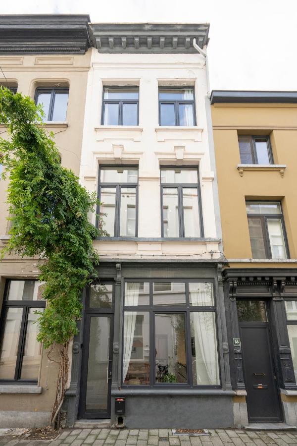 Shway - The Saffron Dress Villa Antwerp Exterior photo